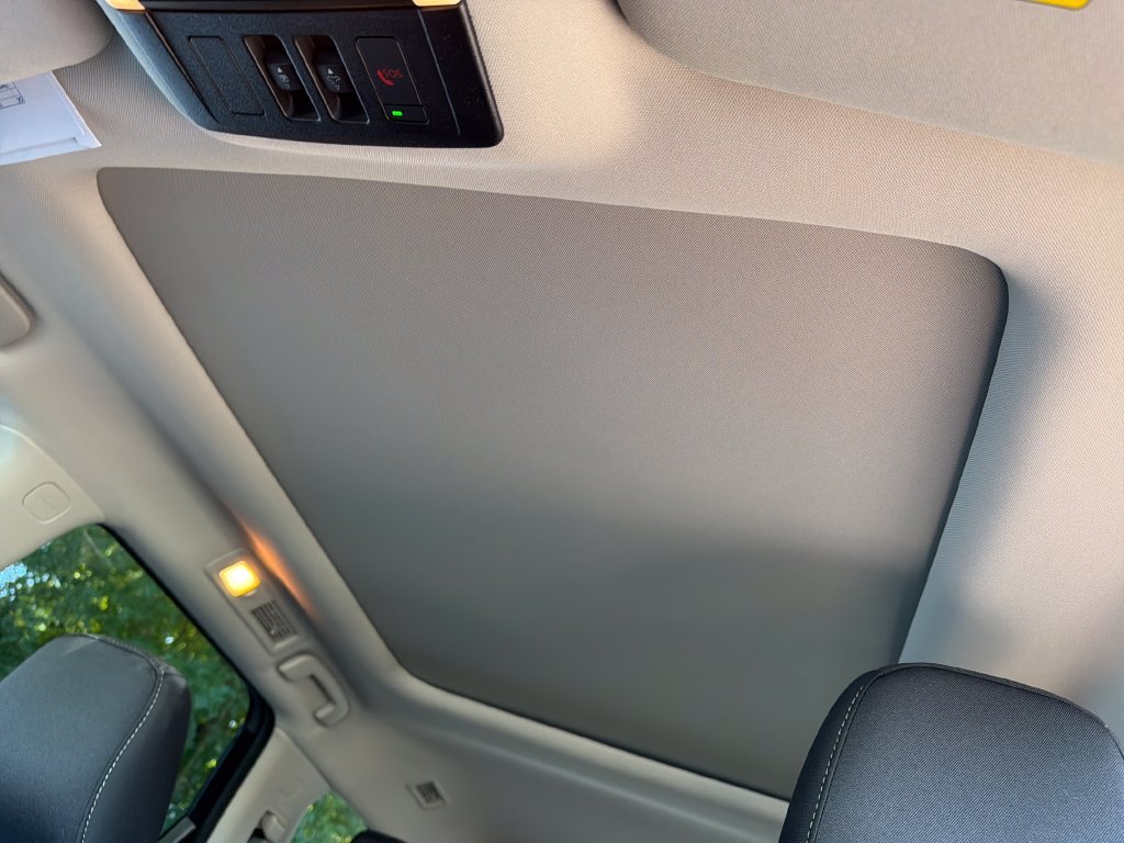 Used 2025 White Nissan SV image 23
