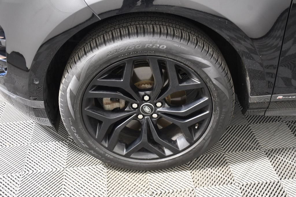Used 2020 Santorini Black Metallic Land Rover R-Dynamic SE image 11