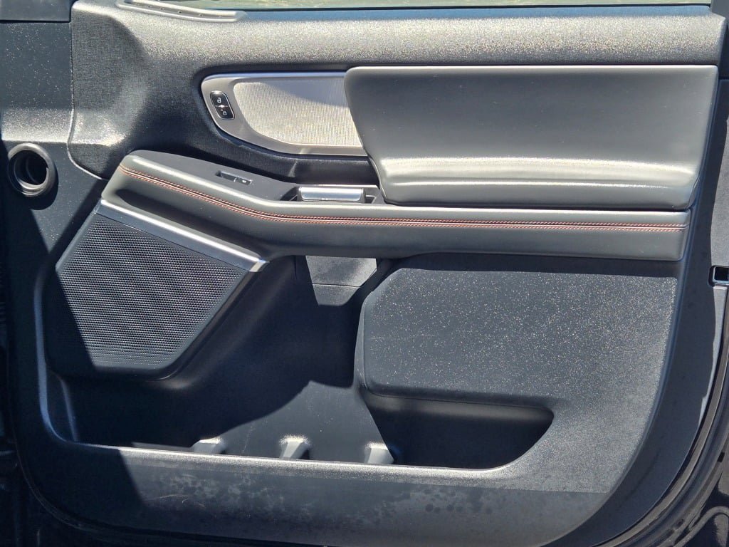 2025 Ford Expedition Active - Photo 6