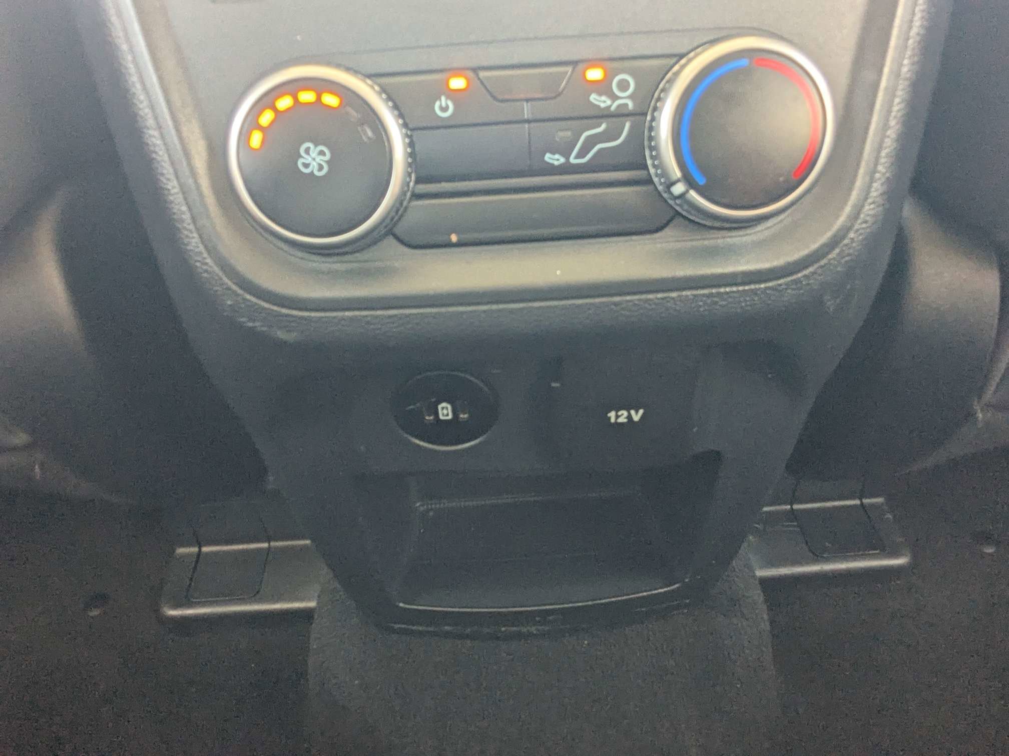 Used 2025 Agate Black Metallic Ford Active image 17