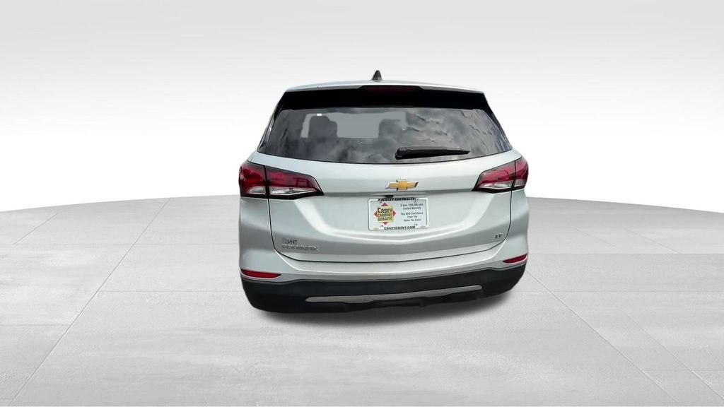 Used 2022 Silver Ice Metallic Chevrolet LT image 4