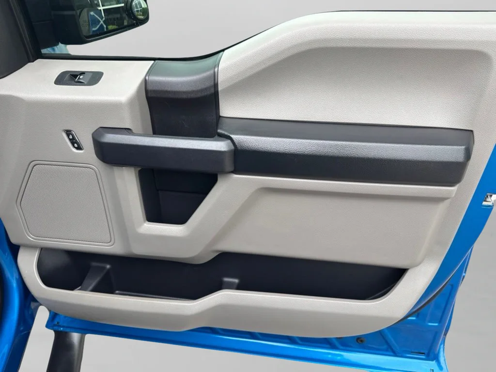 Used 2020 Blue Metallic Ford XL image 31