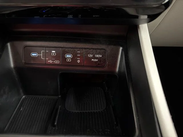 Used 2025 Gray Hyundai SEL Convenience image 17