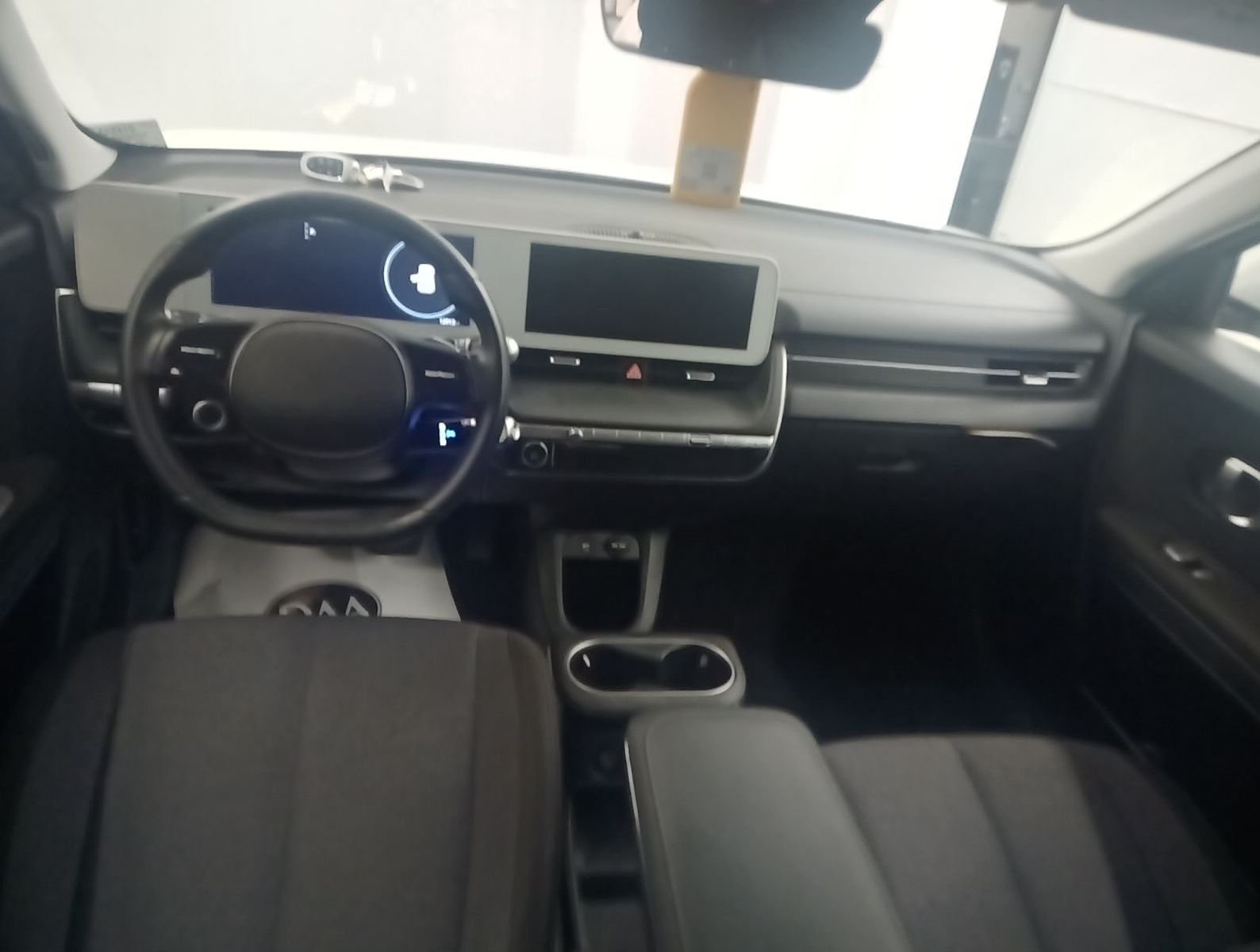 Used 2024 White Hyundai SEL image 6