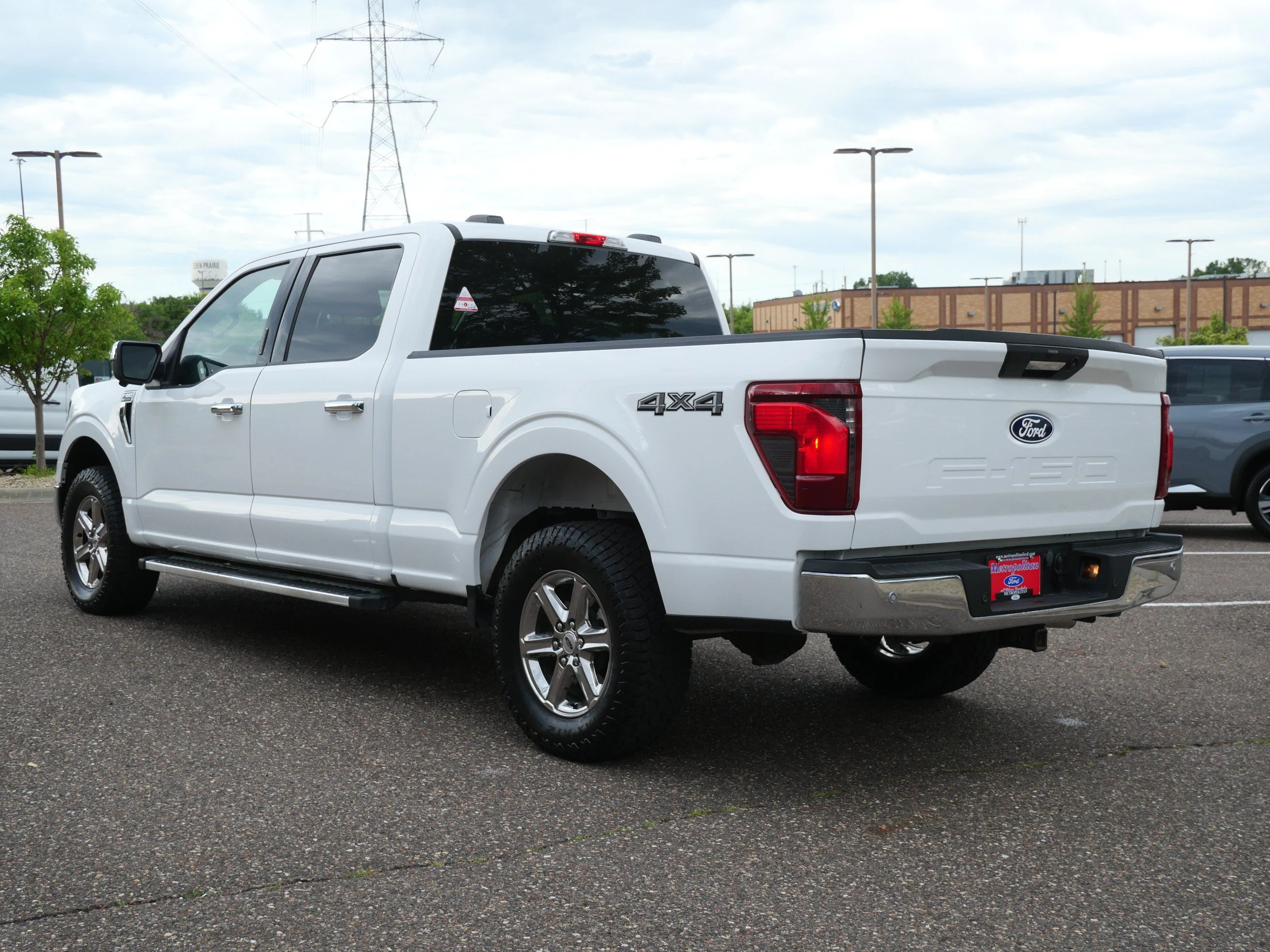 Certified Used 2024 Oxford White Clearcoat Ford XLT image 4