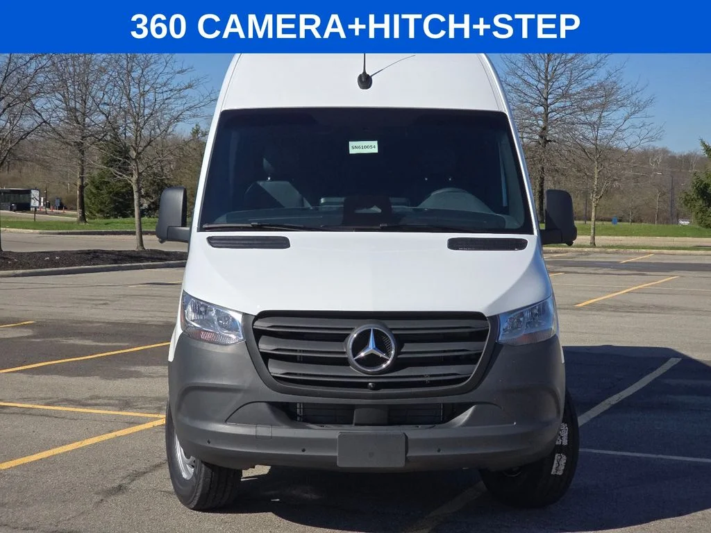 New 2026 Arctic White Mercedes-Benz Cargo 170 WB image 8