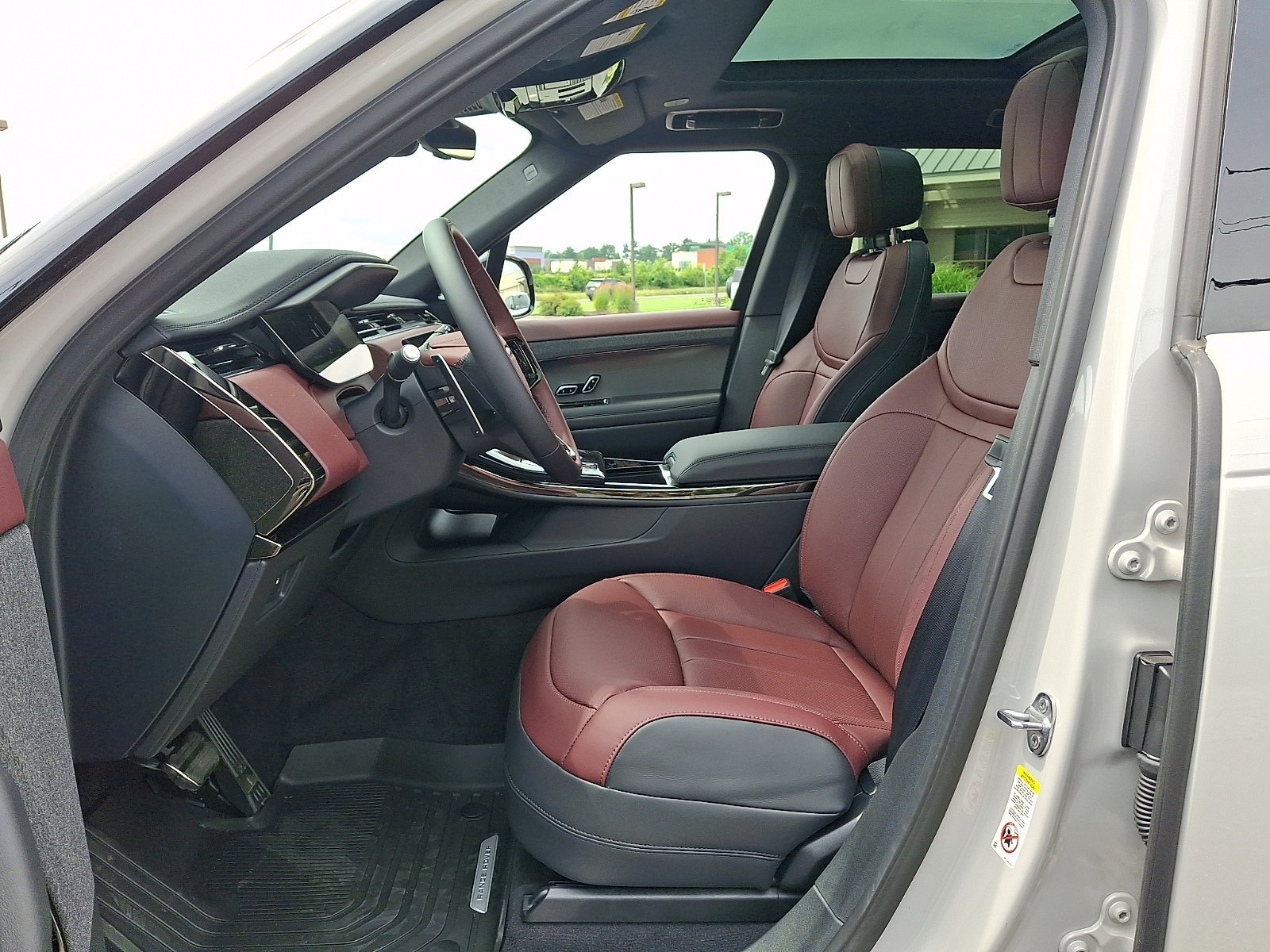 New 2026 Borasco Grey LAND ROVER Dynamic SE image 10