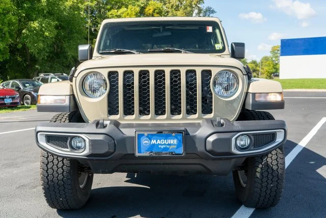 Used 2022 Beige Jeep Sport image 3