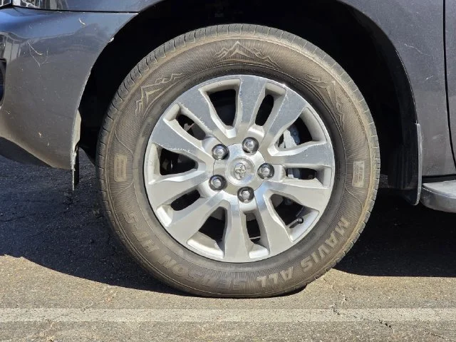 Used 2012 Gray Toyota Platinum image 8