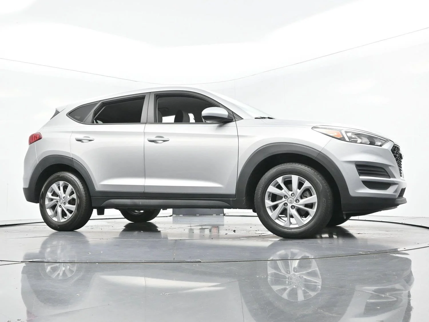 Used 2020 Stellar Silver Hyundai SE image 39