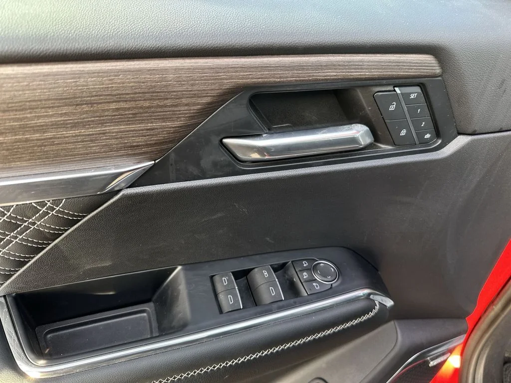 Certified Used 2024  GMC Denali image 13