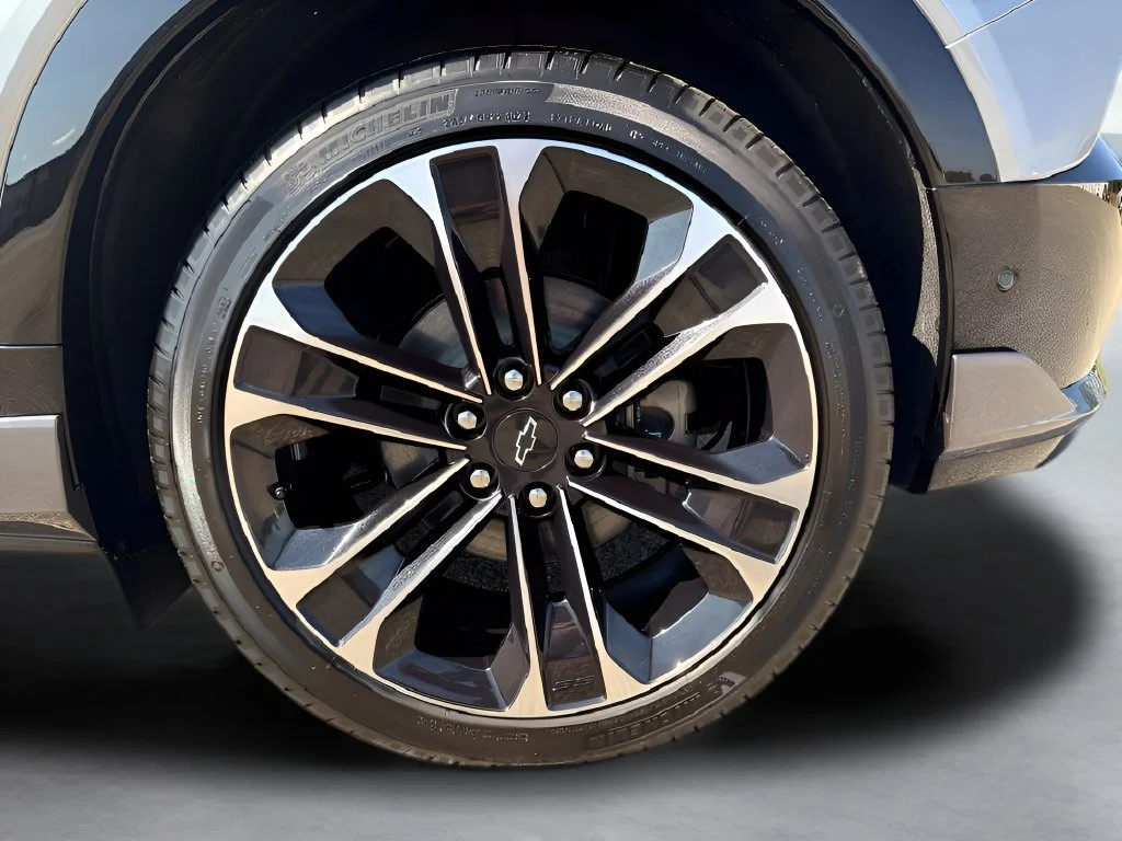 Used 2025 Sterling Gray Metallic Chevrolet SS image 37