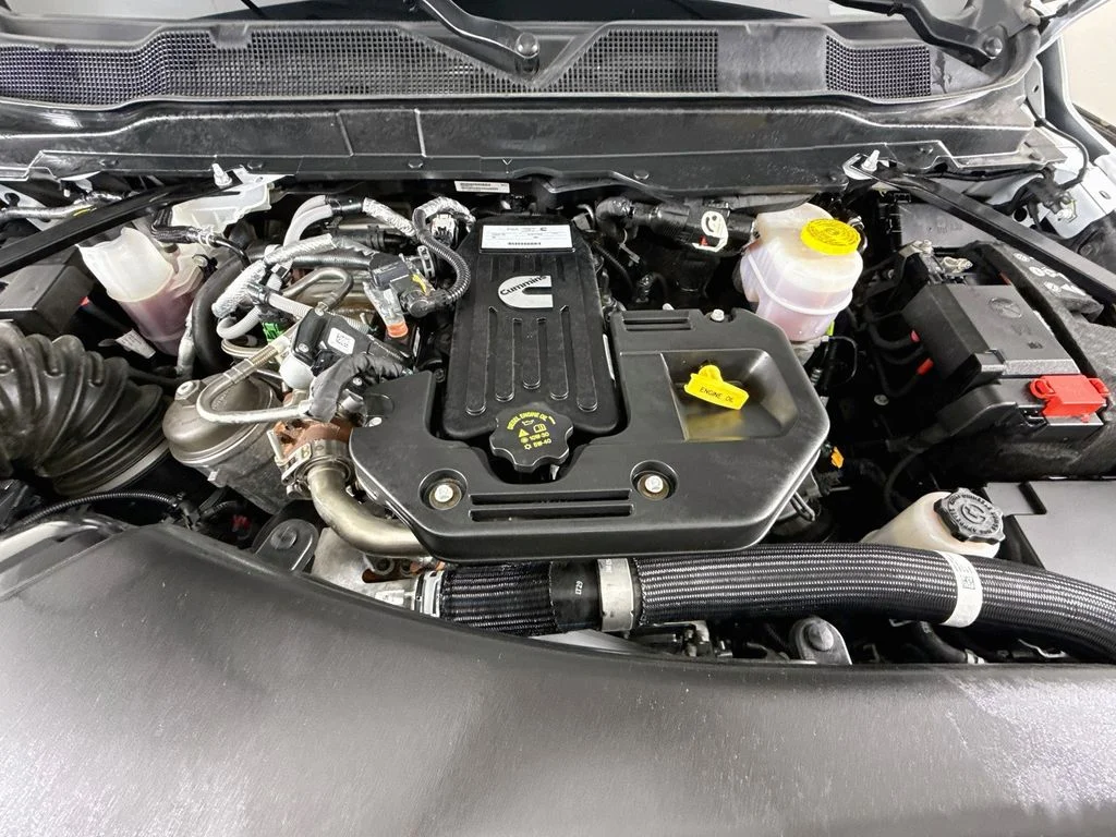 Used 2025 White Ram Laramie image 31
