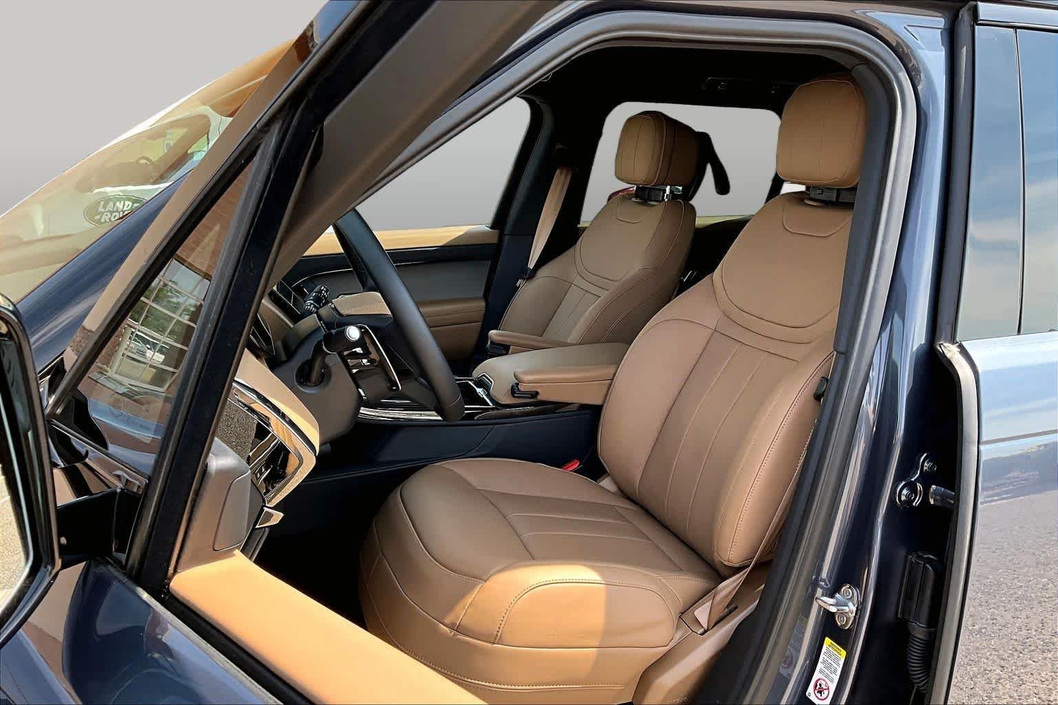 New 2026 Varesine Blue Land Rover SE image 9