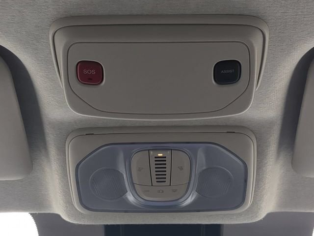 New 2026 Bright White Clear-Coat Exterior Paint RAM High Roof image 21