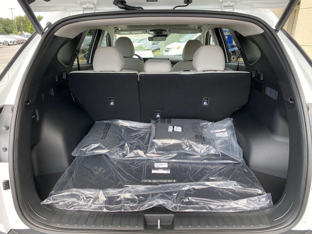 New 2026 White Pearl Hyundai SEL Premium FWD image 32