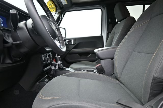 Used 2025 White Jeep Sahara image 23