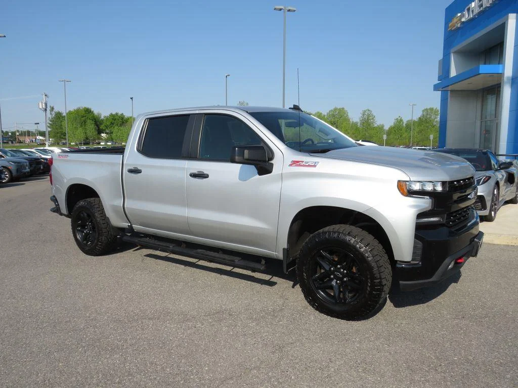 Used 2021 Silver Ice Metallic Chevrolet LT Trail Boss image 5