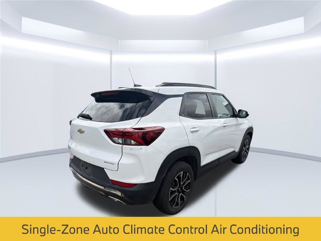 Used 2022 SUMMIT WHITE Chevrolet ACTIV image 8