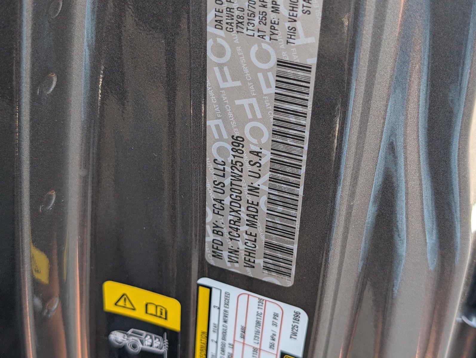 Used 2026 Granite Crystal Metallic Clearcoat Jeep Willys image 16