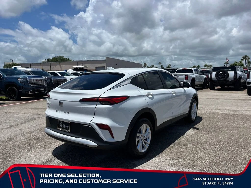Used 2025 Summit White Buick Preferred image 7