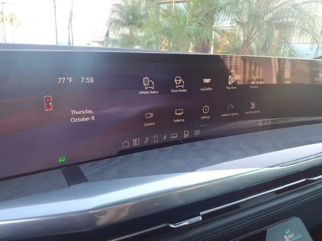Certified Used 2026 Luna Metallic (No longer available to order) Cadillac Premium Luxury image 19