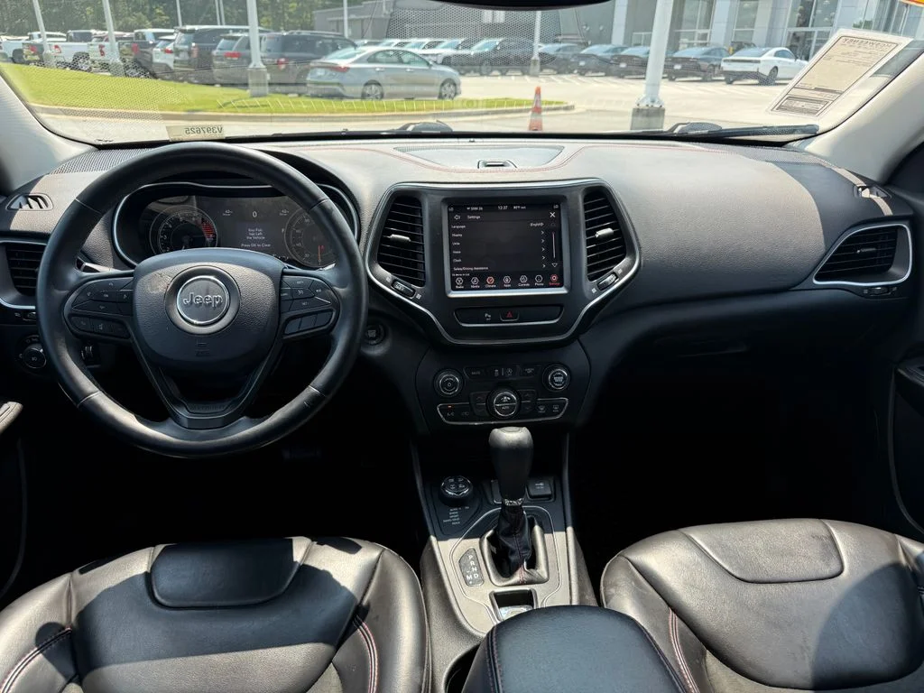 Used 2019 Gray Jeep Trailhawk image 6