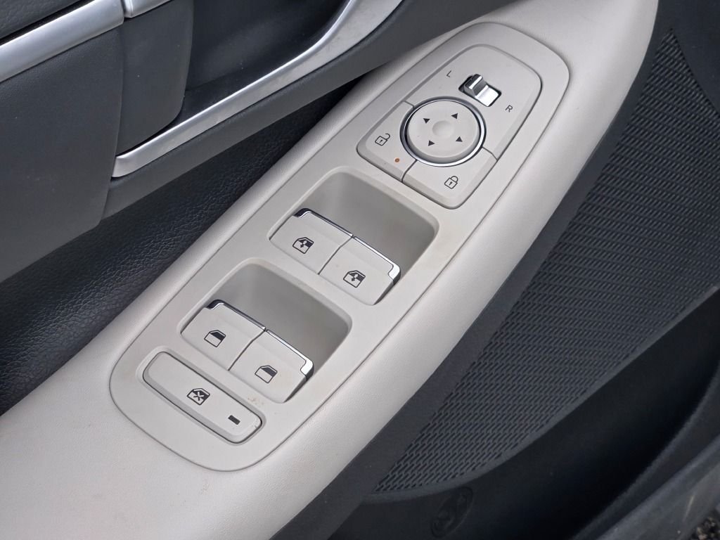 Certified Used 2026 White Hyundai SEL Sport image 17