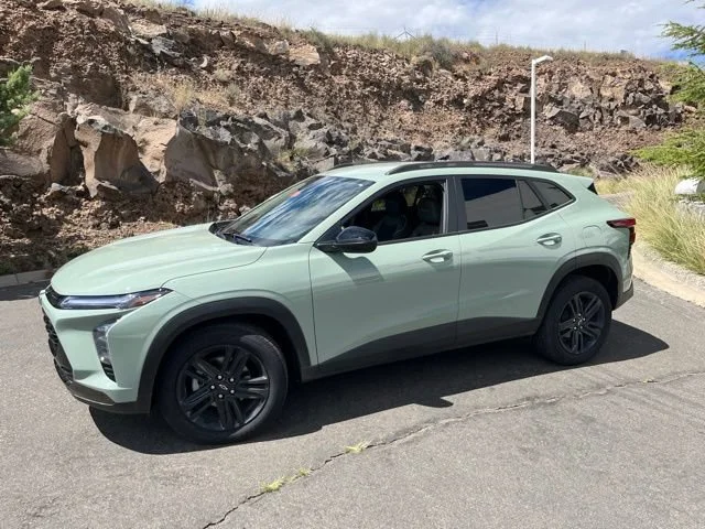 Used 2025 Cacti Green Chevrolet ACTIV image 2