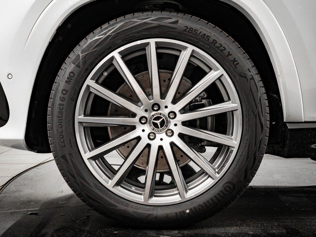 New 2026 MANUFAKTUR Moonlight White Metallic Mercedes-Benz GLS 450 image 13