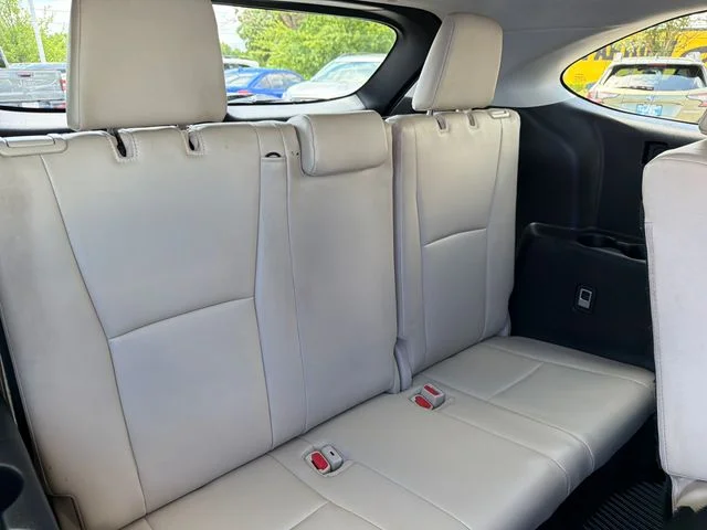 Used 2022  Toyota XLE image 28