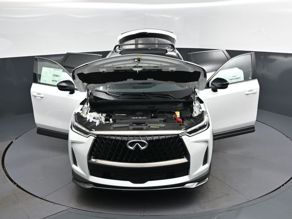 New 2027 2T RAD WHT INFINITI Sport AWD image 54
