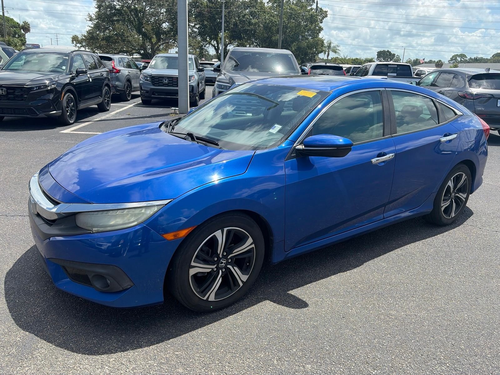 Used 2016 Blue Honda Touring image 3