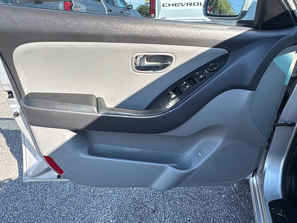 Used 2010 Carbon Gray Mist Hyundai GLS image 25