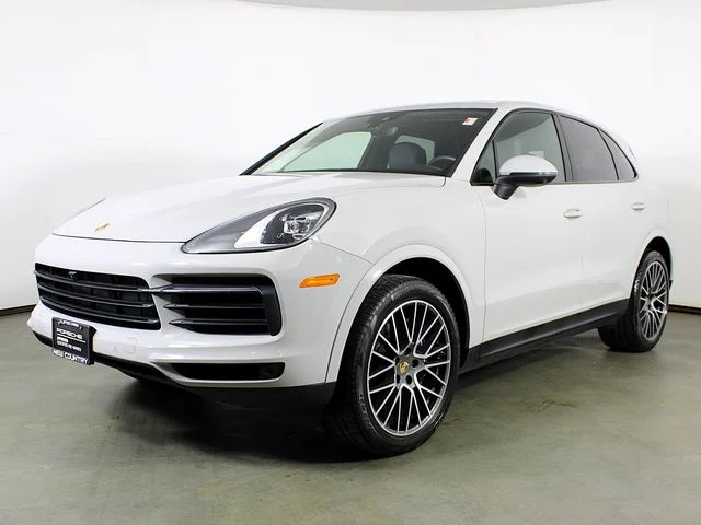 2023 Porsche Cayenne Platinum Edition's photo