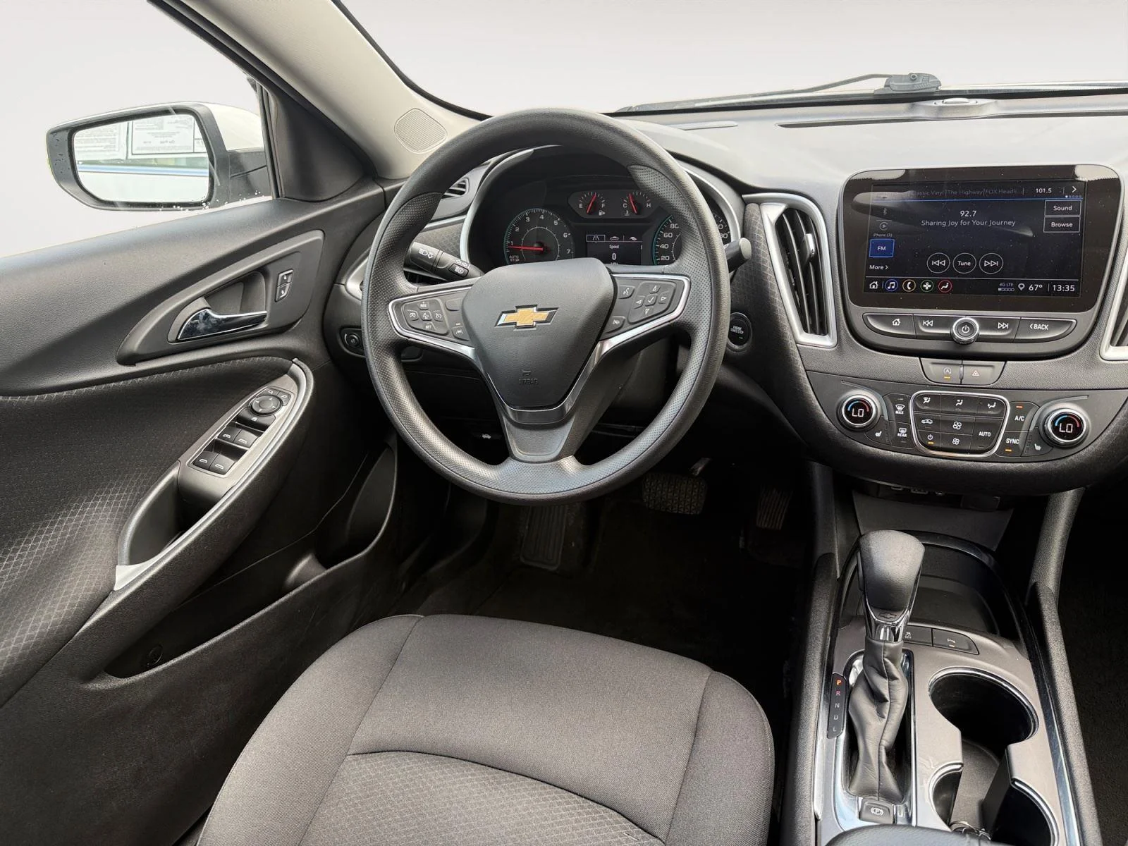 Used 2024 Summit White Chevrolet 1LT image 11