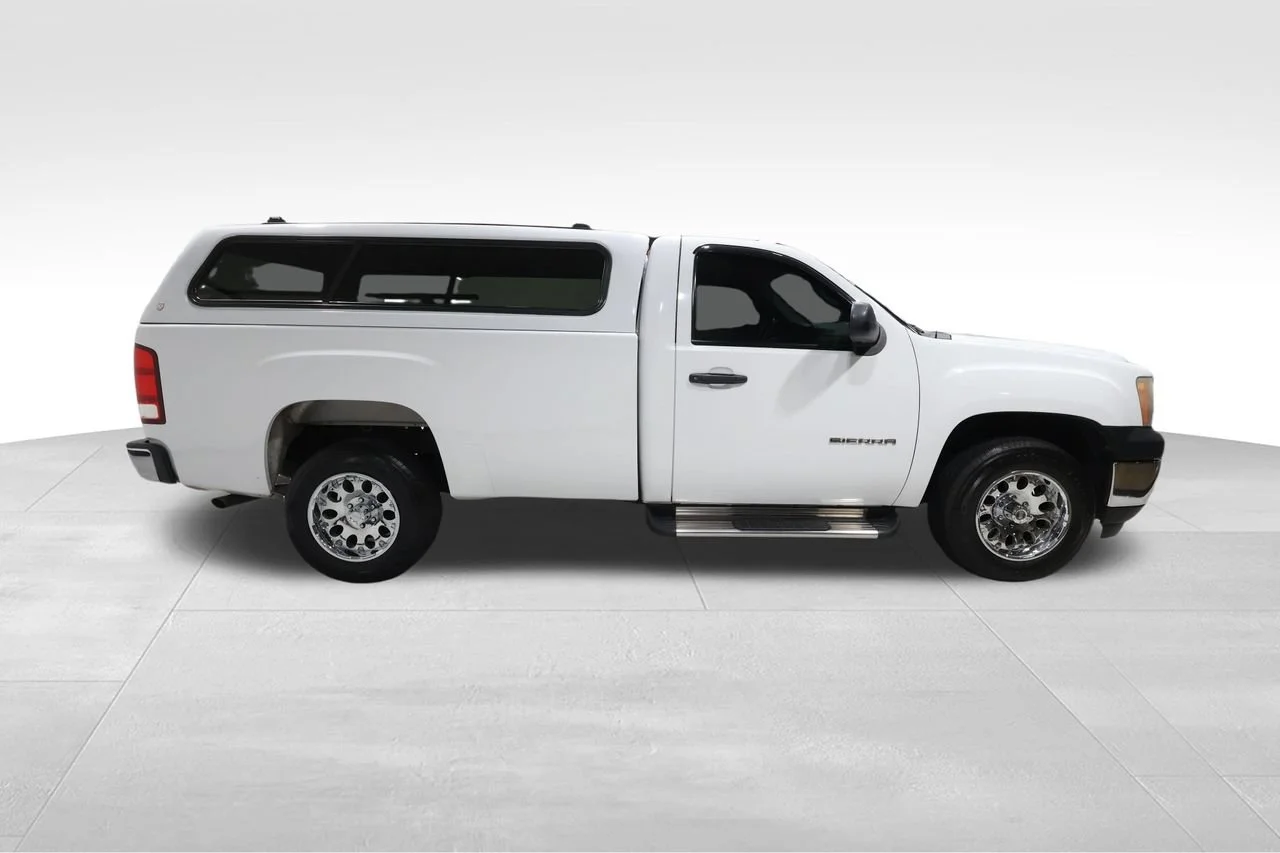 Used 2010 SUMMIT WHITE GMC Work Truck image 4