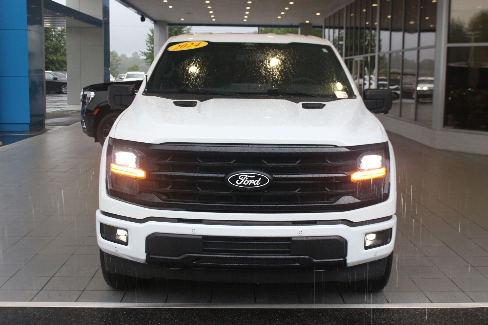 Used 2024 White Ford XLT image 2