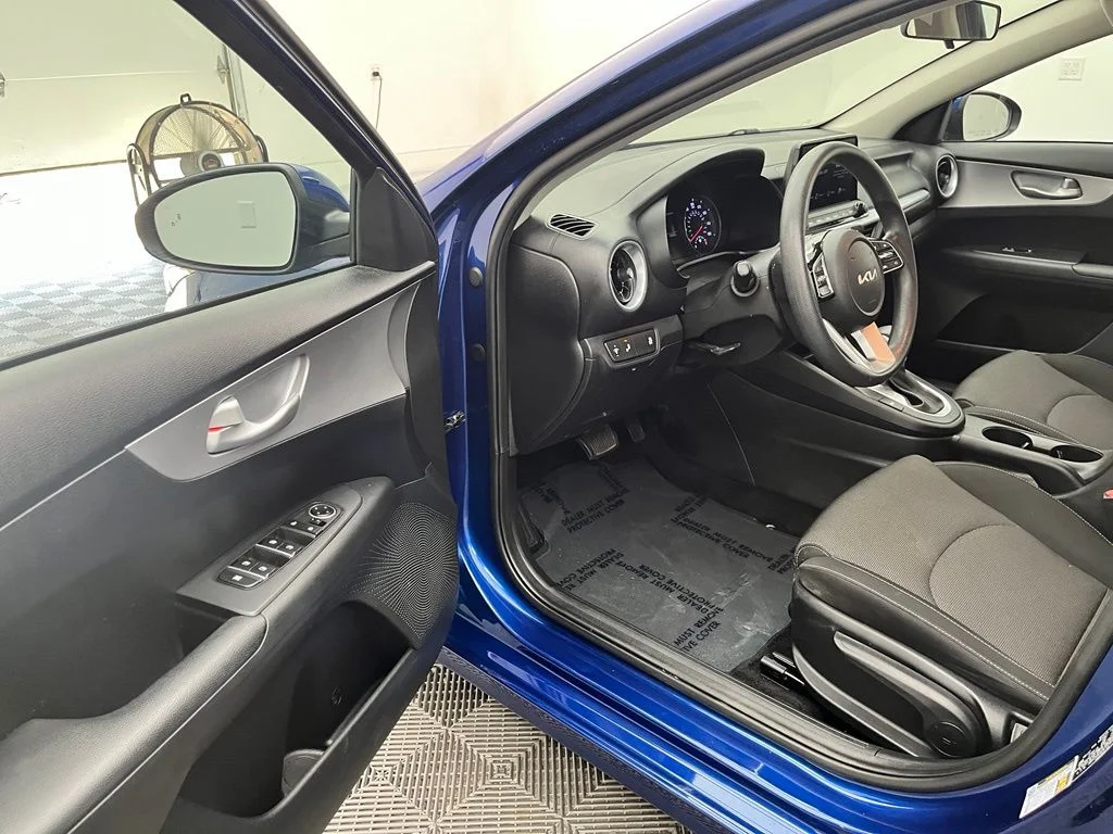 Used 2023 Blue Kia LXS image 15