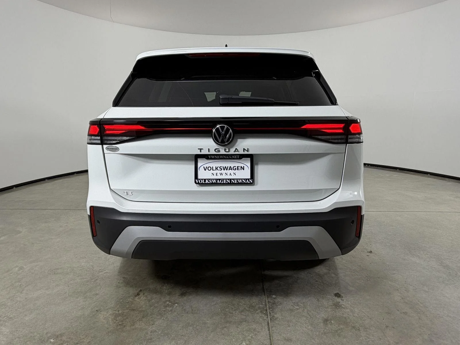 New 2026 Pure White Volkswagen SE image 6