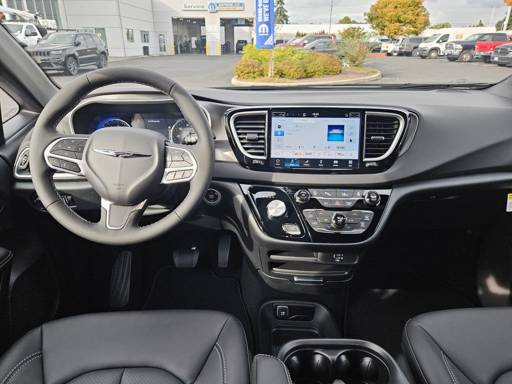 2026 Chrysler Voyager LX - Photo 26