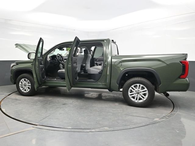 Used 2022 Green Toyota SR5 image 41