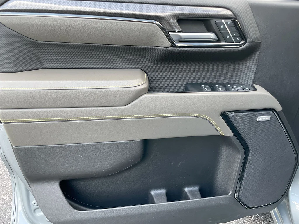Used 2023 GRAY Chevrolet ZR2 image 23