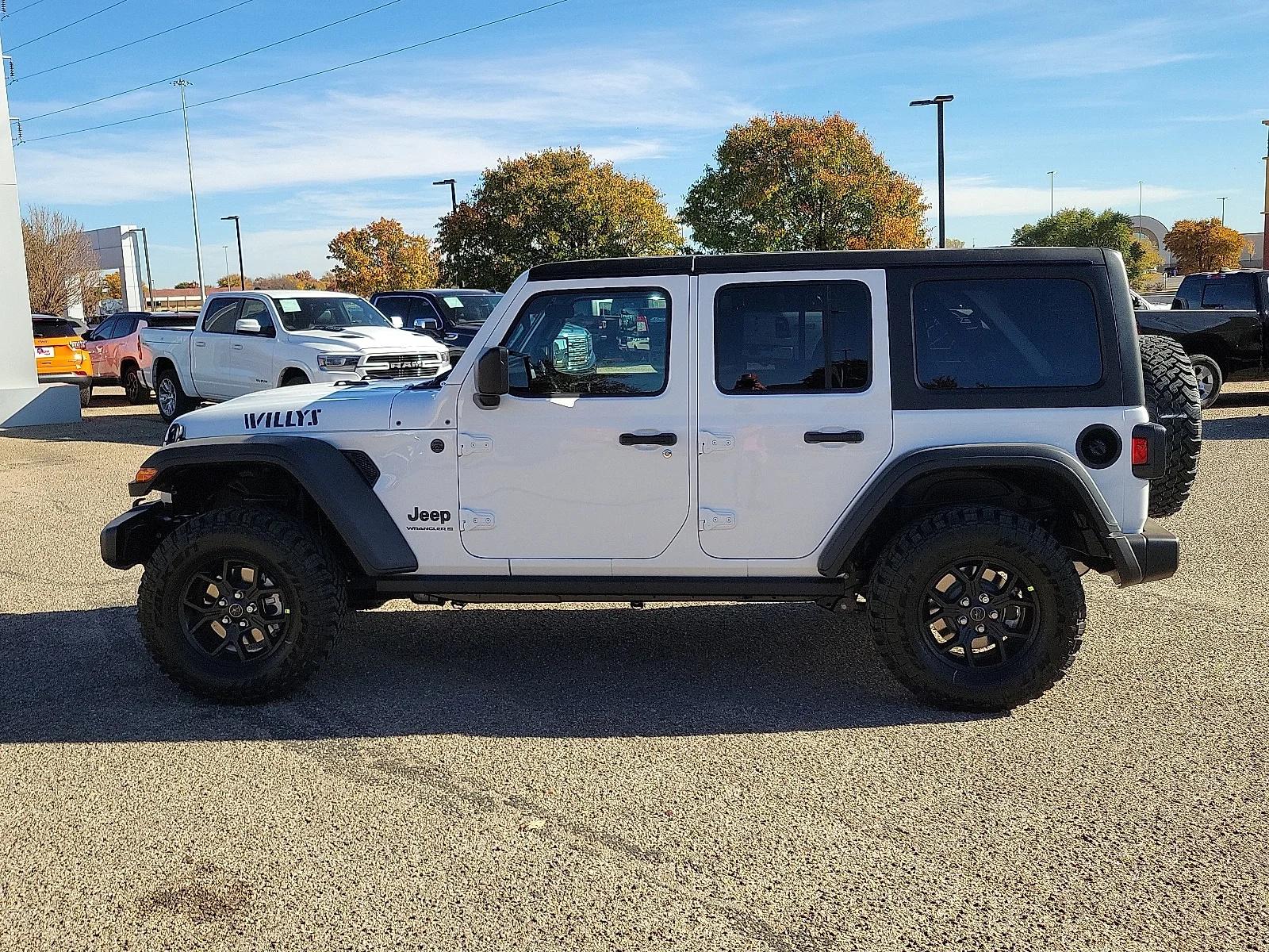 New 2026 PW7 Bright Whit Jeep 4-DOOR WILLYS image 2
