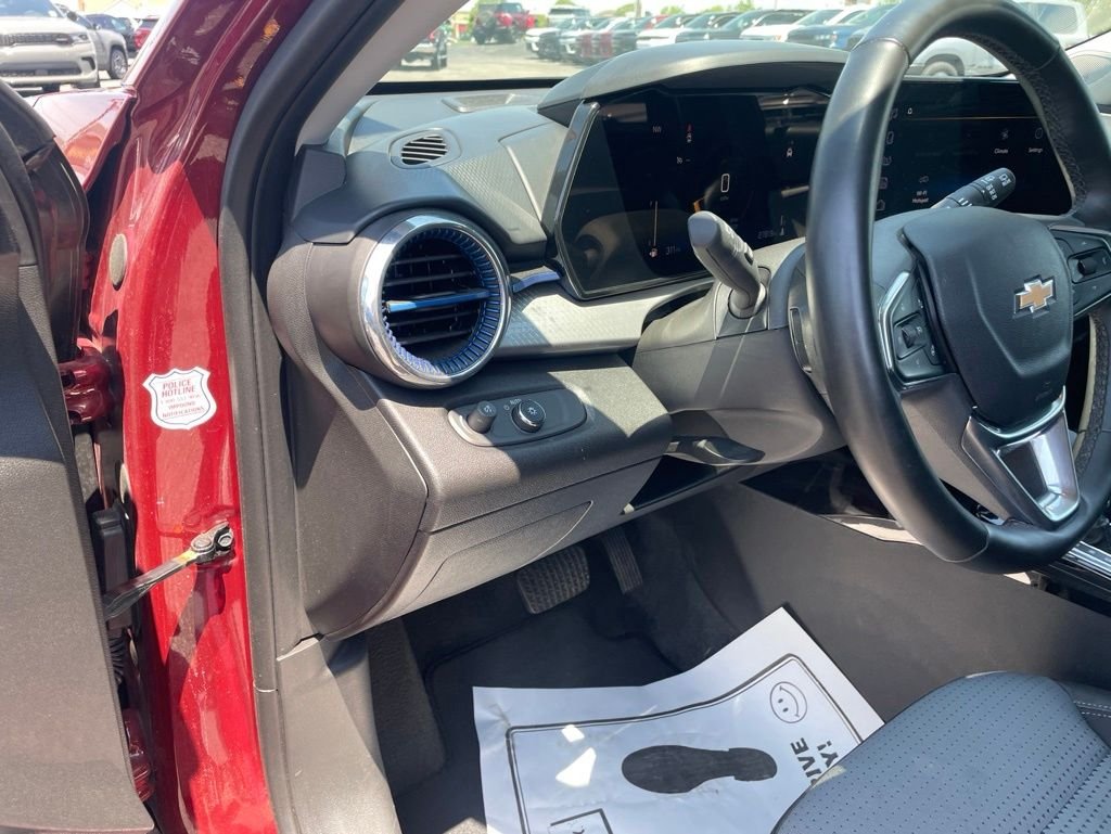 Used 2025 Red Chevrolet LT image 19