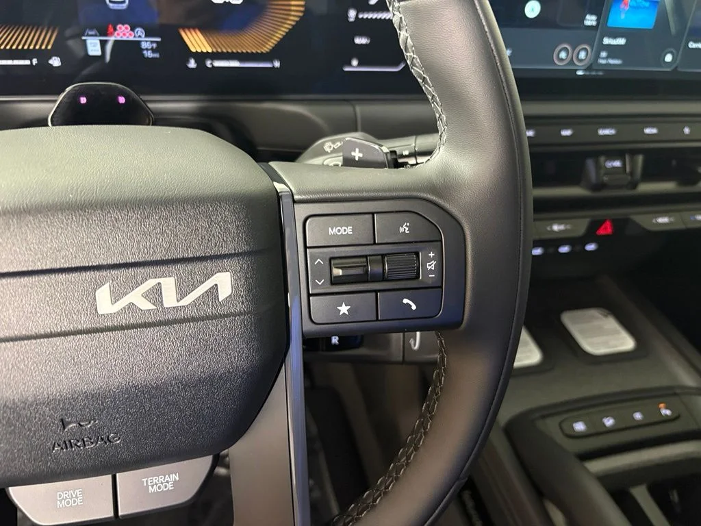 New 2027 Black Jade Green Kia X-Line EX image 24