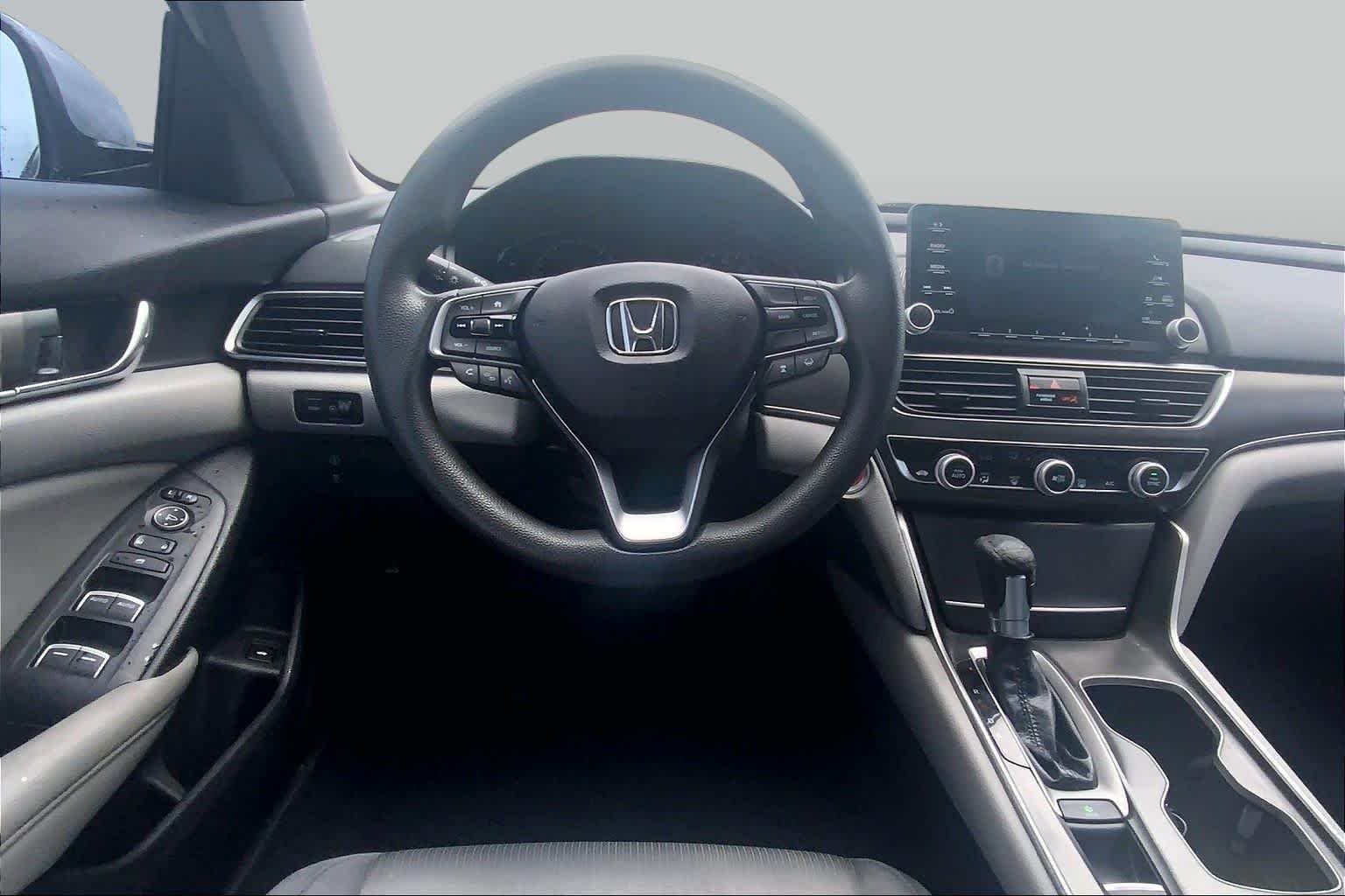 Used 2018 Lunar Silver Metallic Honda LX 1.5T image 6