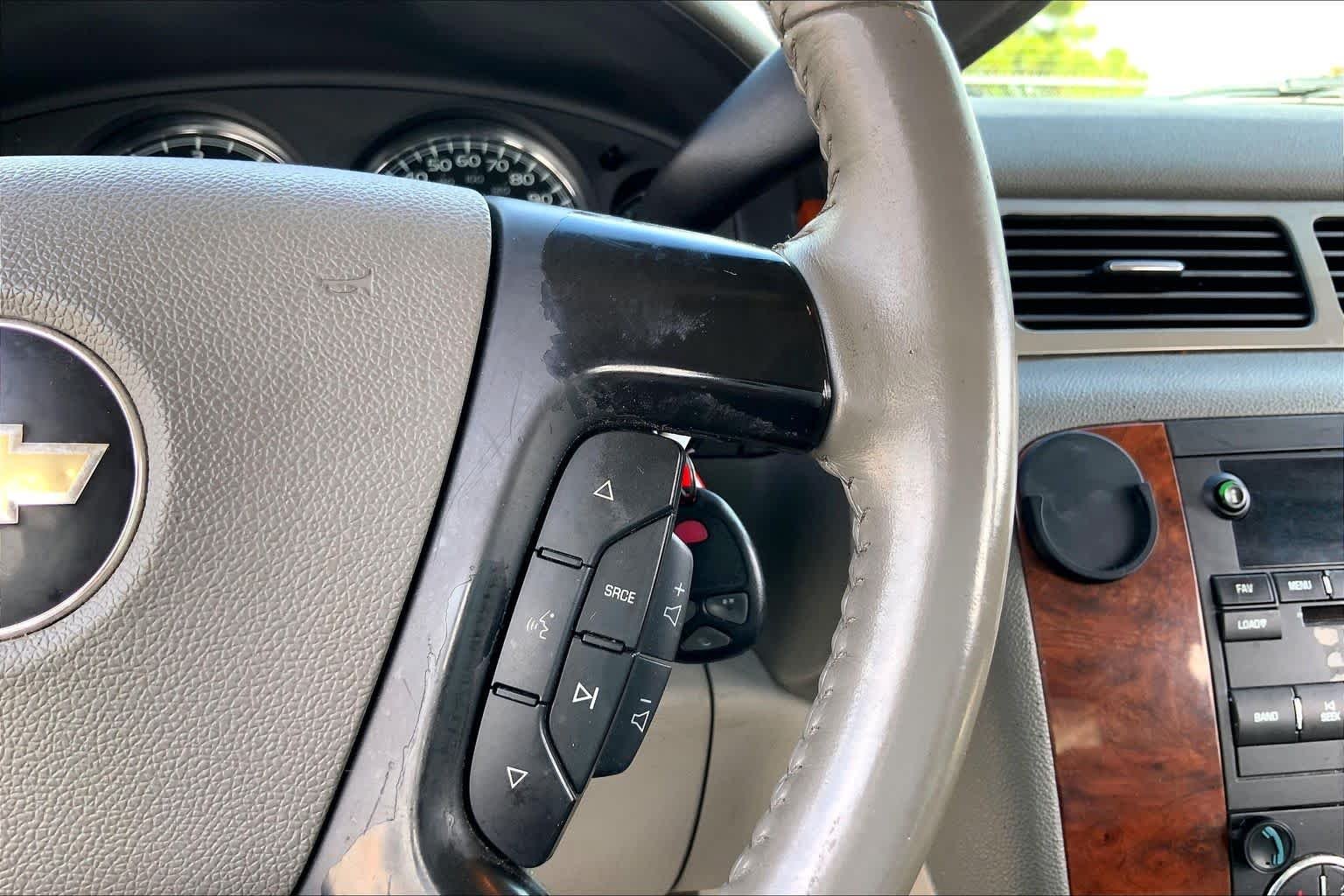 Used 2008 Graystone Metallic Chevrolet LT w/3LT image 23