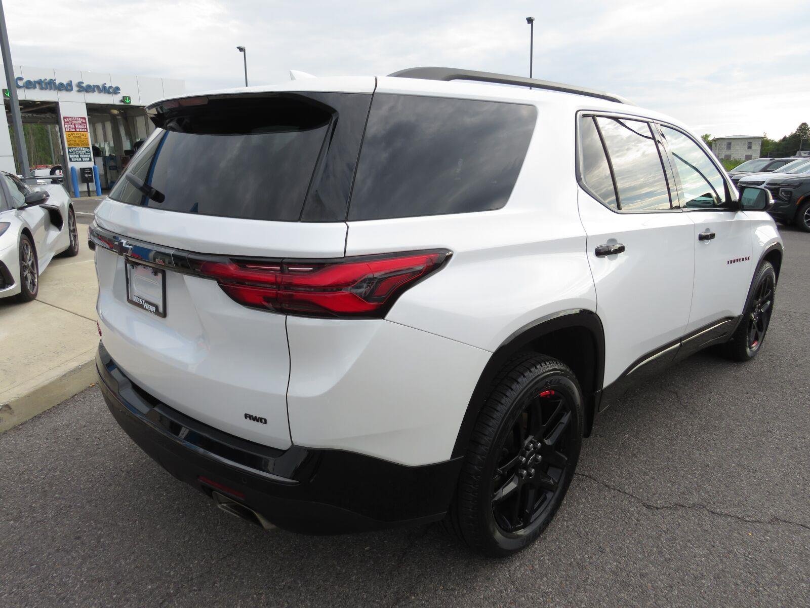 Used 2023 Iridescent Pearl Tricoat Chevrolet Premier image 6