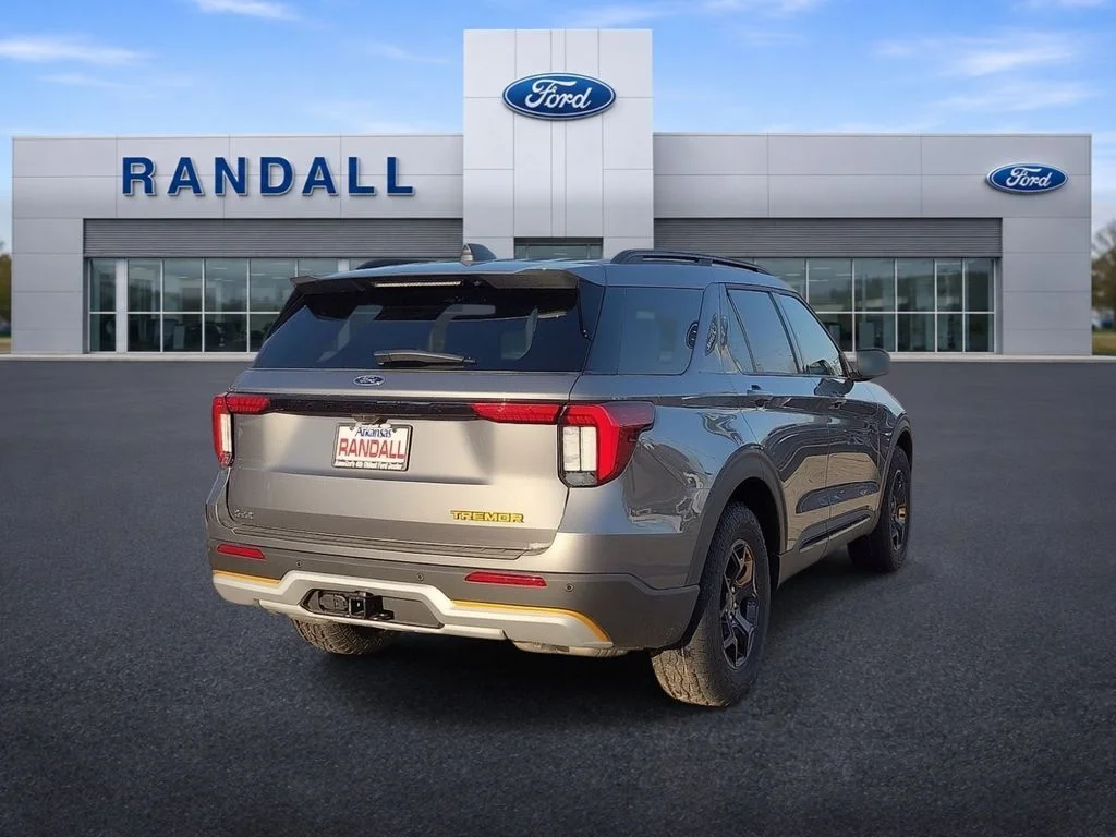 New 2026 Carbonized Gray Metallic Ford Tremor® image 5